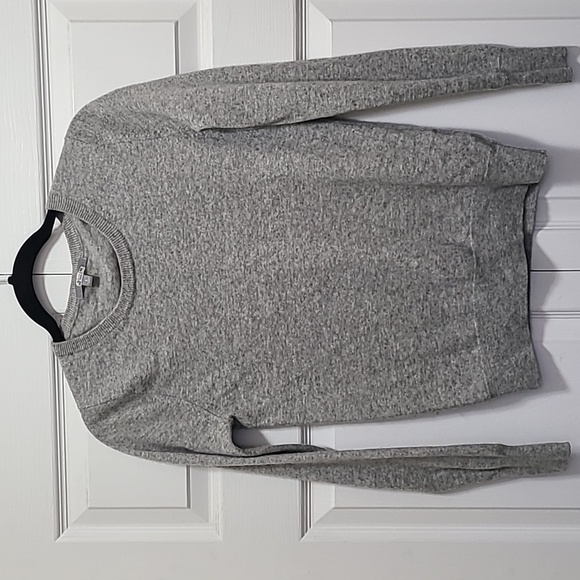 Cashmere women's size small gray sweater‎ crew neck. Uniqlo - Picture 1 of 14